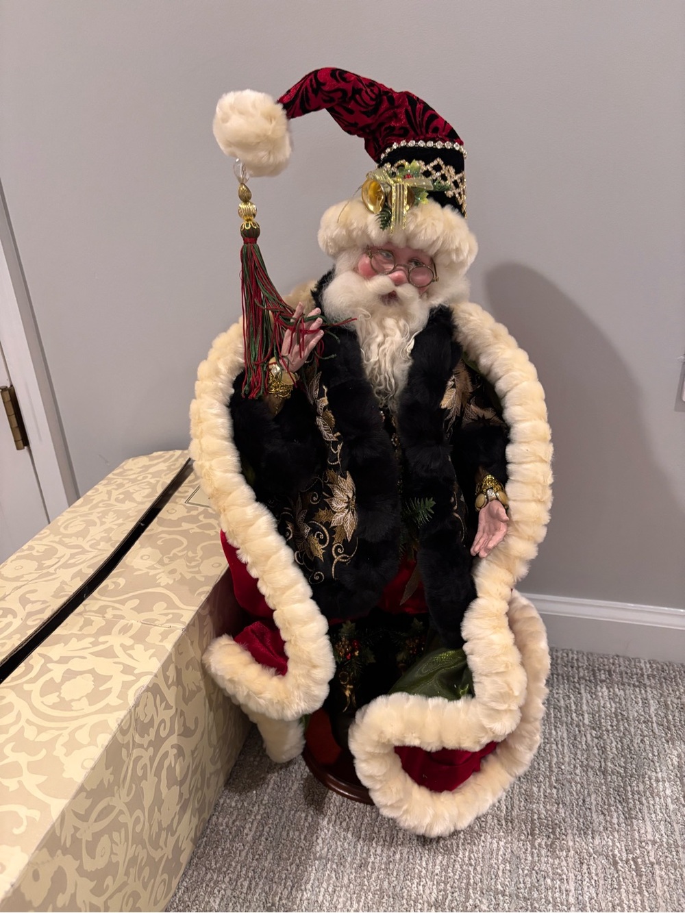Mark Roberts 25-inch "Exquisite Santa" collectible figurine in box